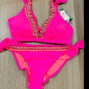 Swimwear bikini 👙 set .
